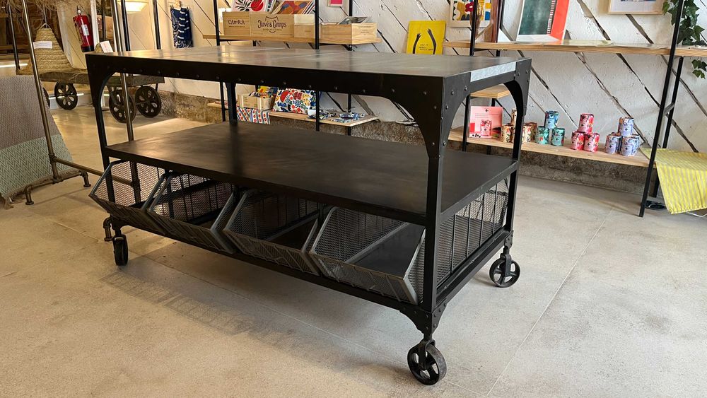 Balcão em Ferro e Pedra Natural