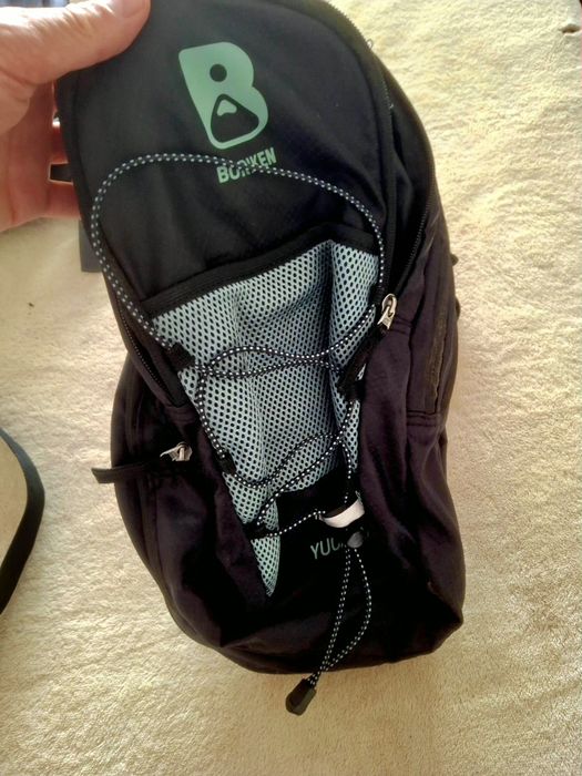 2 mochilas hiking + 1 bolsa laptop