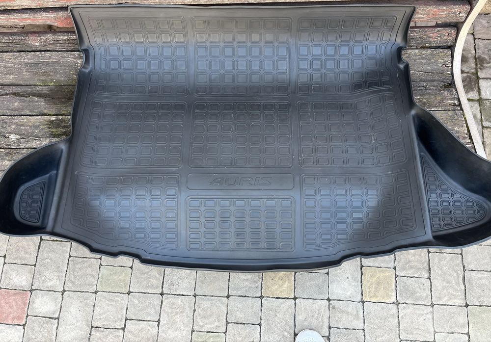 Коврик в багажник Toyota Auris (Тойота Аурис)