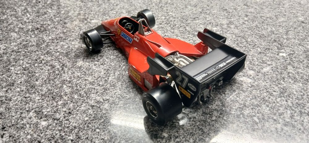 Miniatura Ferrari 126 C4 Bburago 1:24