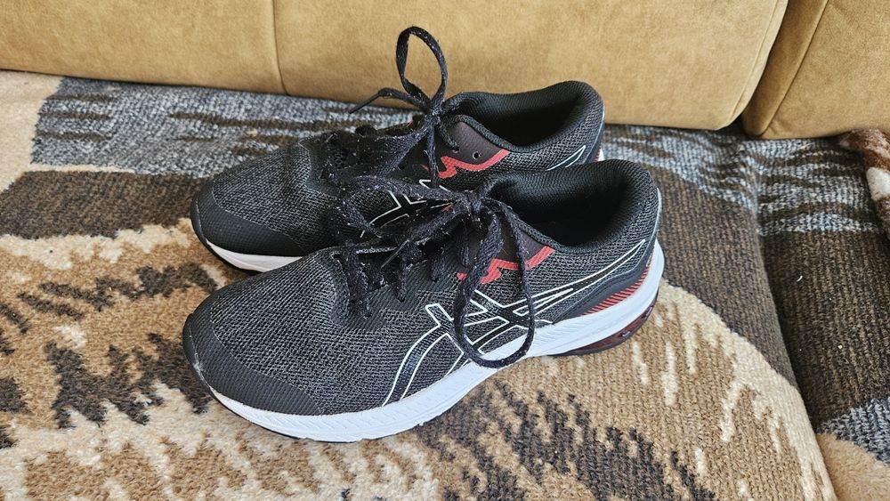 Buty Asics rozm. 36