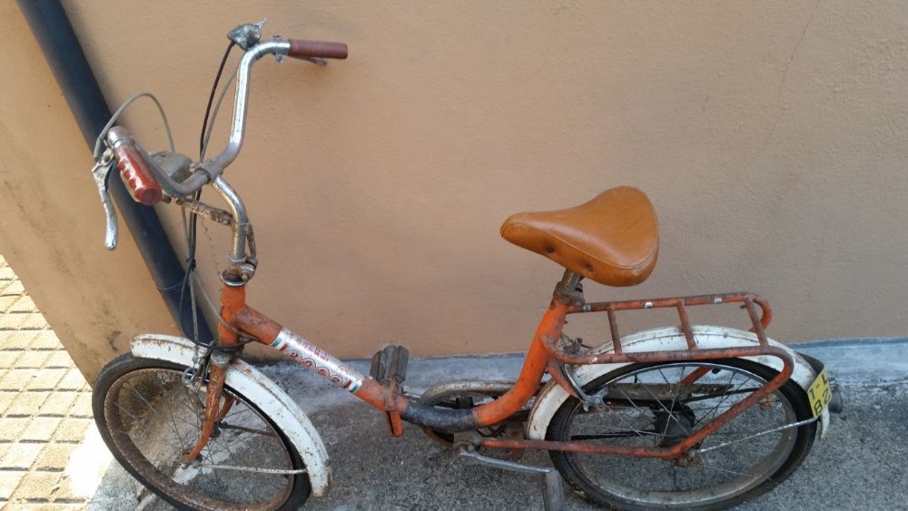 Bicicleta de Passeio Antiga- Marca : Esmaltina
