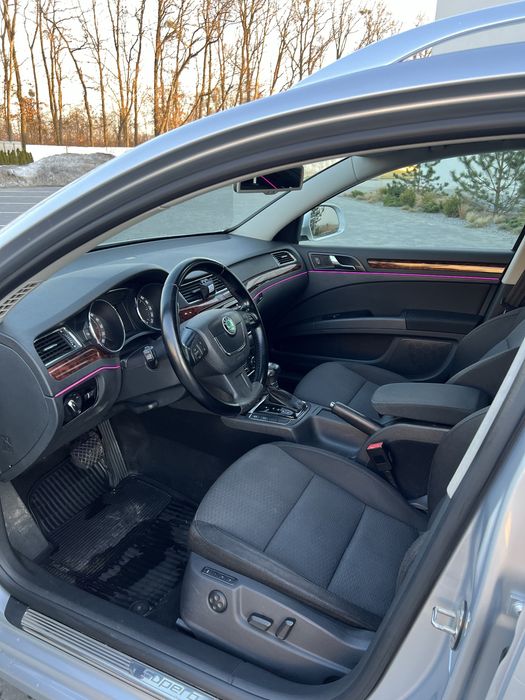 Skoda Superb 2011 2.0 tdi dsg