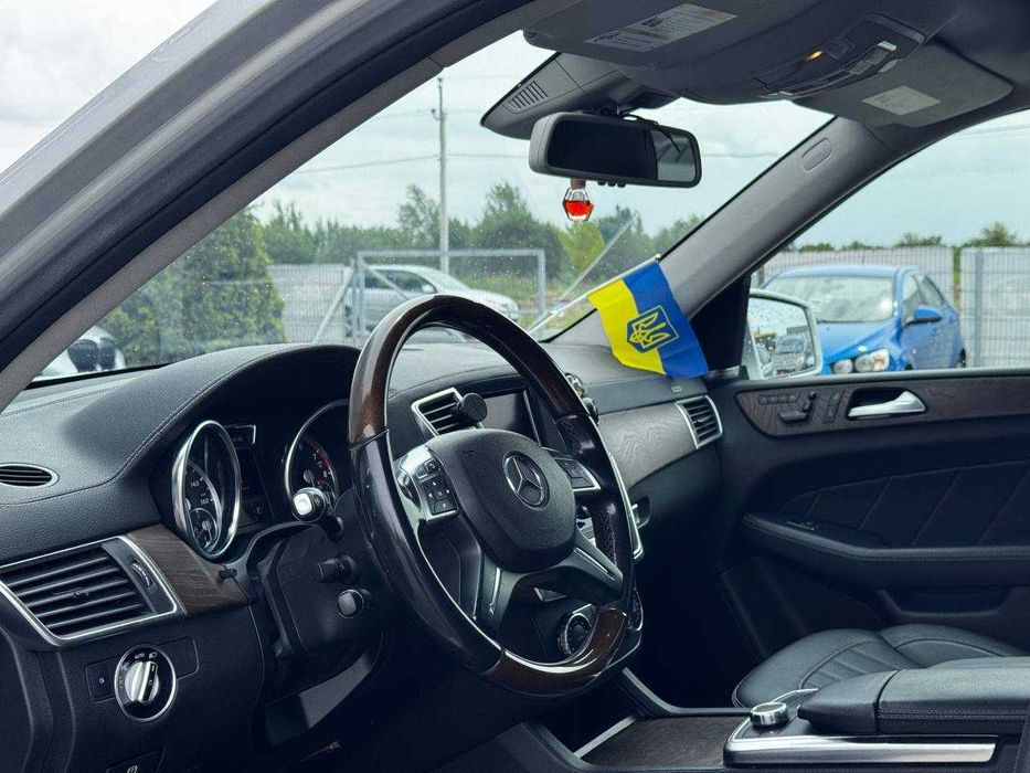 Mercedes-Benz GL450 2015рік 3.0 Бензин