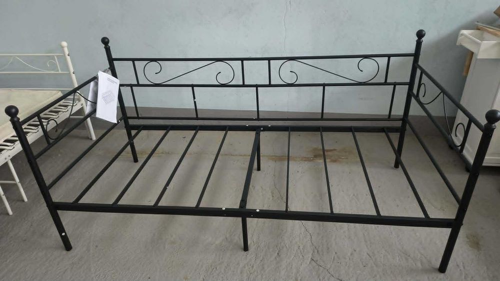 Metalowe łóżko z listwami 90 x 200 cm, kolor czarny
