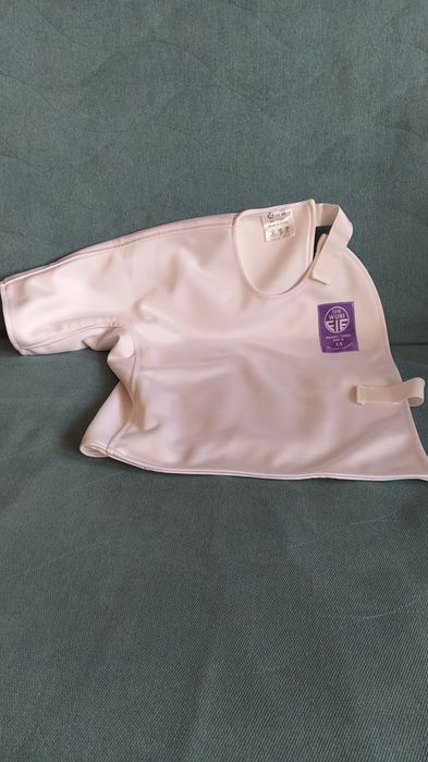 Plastron szermierczy dla praworęcznych; 158; 800N