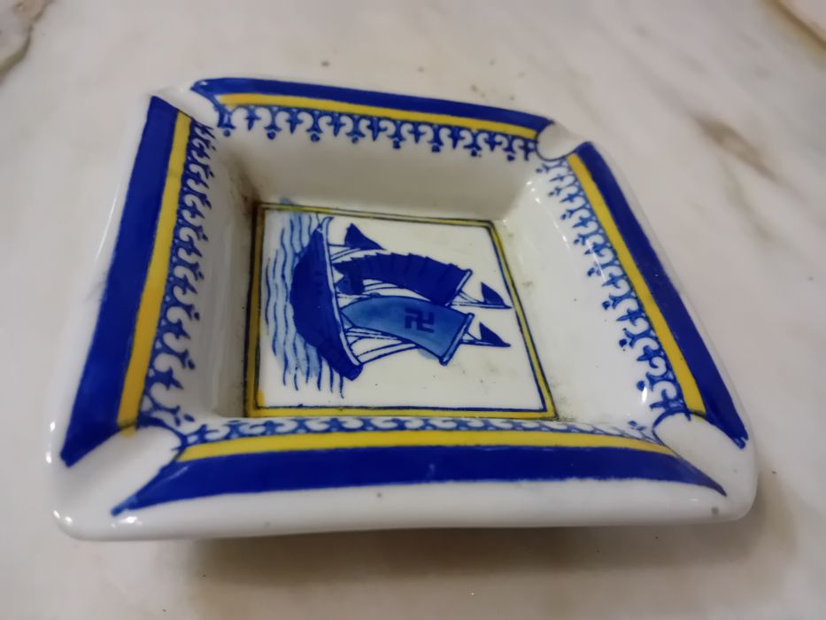 Cinzeiro em Loiça Azul Antigo