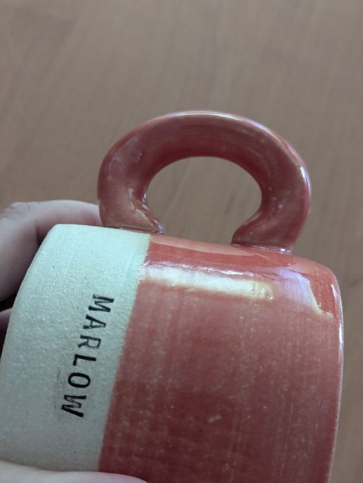 Nowy, ceramiczny kubek z uchem