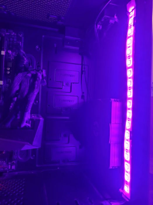 Komputer stacjonarny – i7 / RTX 3070 / 32 GB RAM