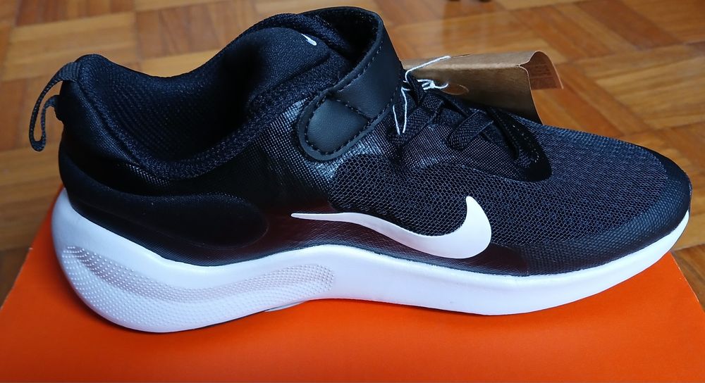 Sapatilhas Nike revolution 7 (PSV)