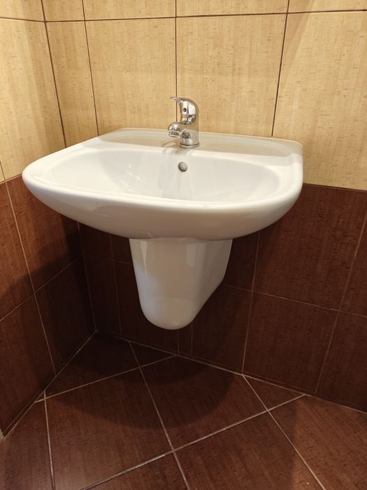 Umywalka łazienkowa ceramika