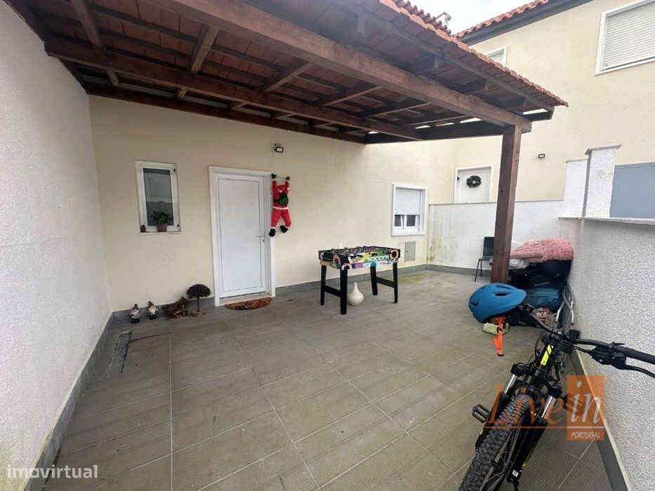 Moradia Nova T2 com Terraço em Igreja Nova Mafra