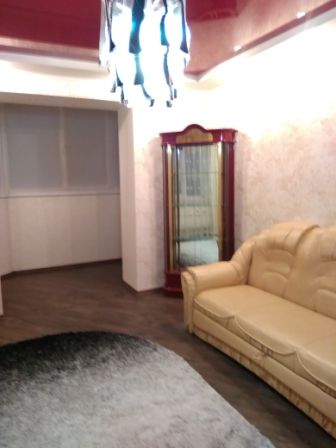 Поділля, 2-кім. квартира з окремими кімнатами на першому поверсі.