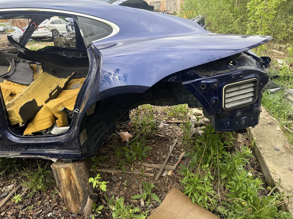 Задня ліва чвертка для Porsche Taycan
