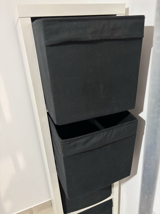 Estante do Ikea Kallax com as 4 caixas pretas!