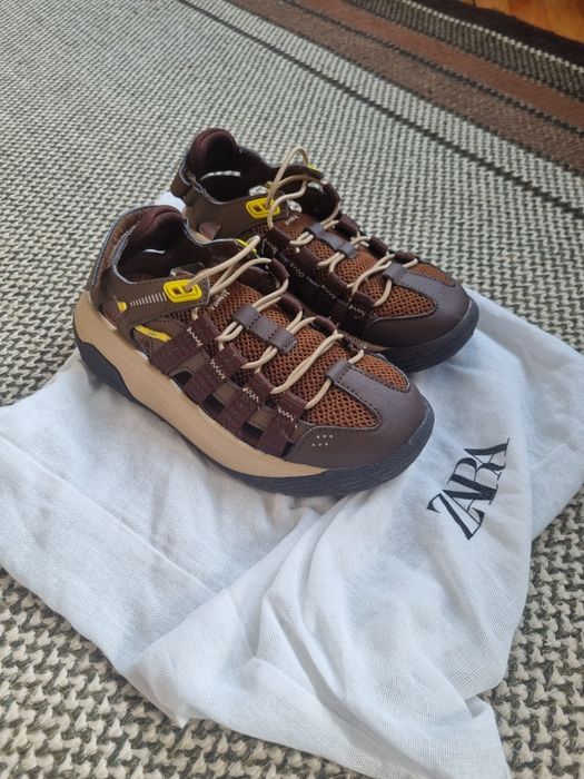Босоніжки, сандалі  zara