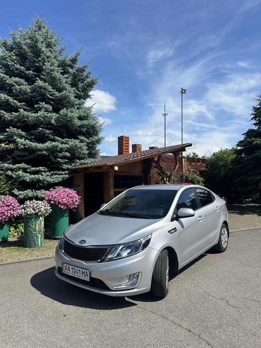 Автомобиль Kia Rio 1.6