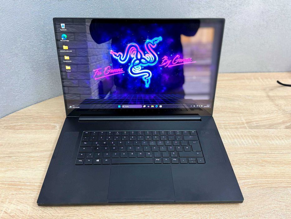 Ігровий Ноутбук Razer Blade Pro 17.3" - 144Hz 4K/nVidia RTX 3080 16gb GDDR6/iNtel Core i7-10875H/ 32gb DDR4/ 1Tb SSD/Металевий/Аналог 4060 Asus/Рейзер