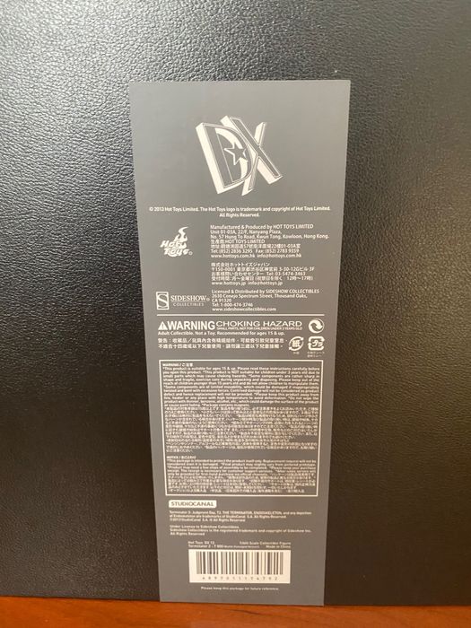 Terminator 2  hot toys t-800 Battle damaged
