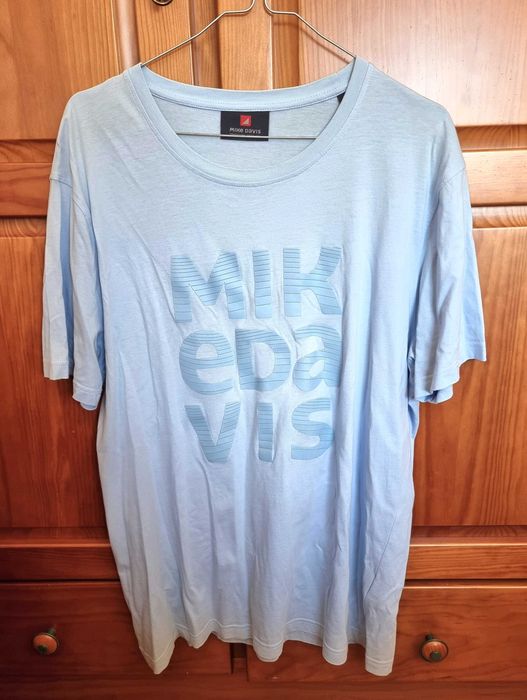T-shirt azul clara Mike Davis, tamanho L