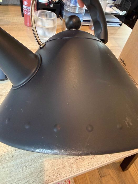 Alessi Czajnik 9093 BB  z gwizdkiem ptaszkiem, czarny mat