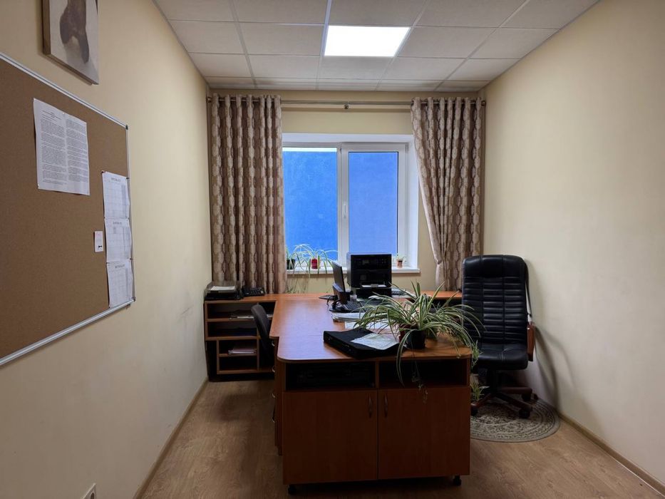 Здам офіси від 3000 грн плюс світло, район ЗАЗ
