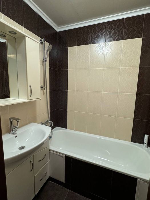 Подобова та погодинна оренда квартири вул. Курсова 35