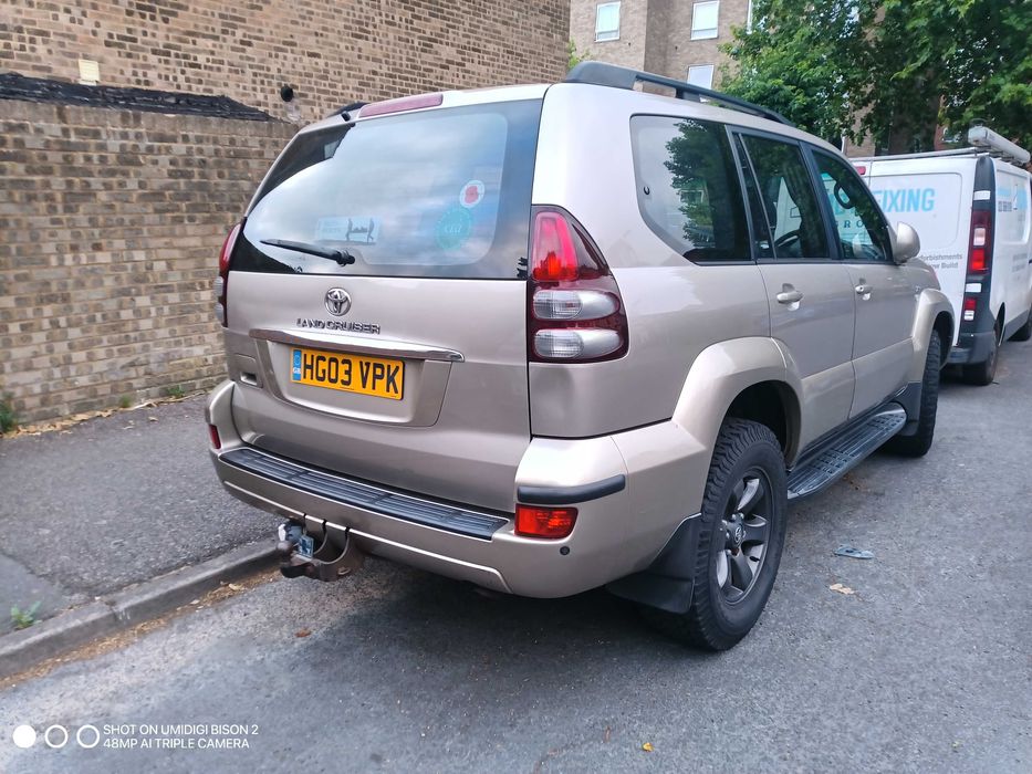Toyota land cruiser 120