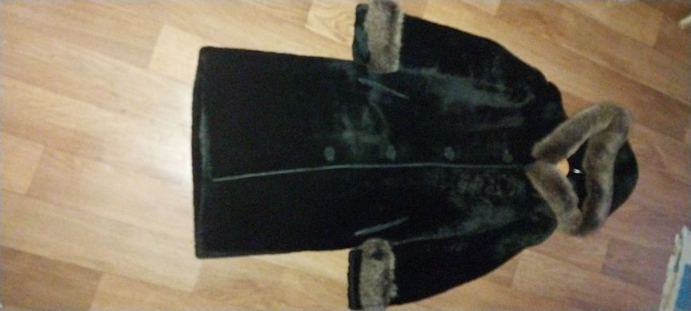 Шуба натуральна мутон р 44- 48