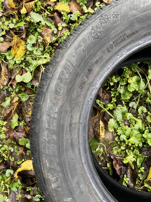 Резина 195/65 R15 зима 4шт.