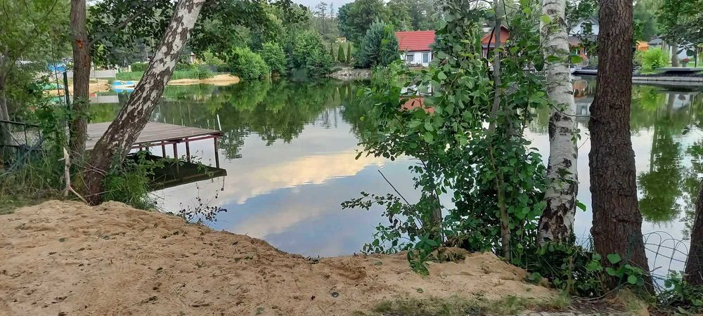Malowniczy domek z zejściem do jeziora