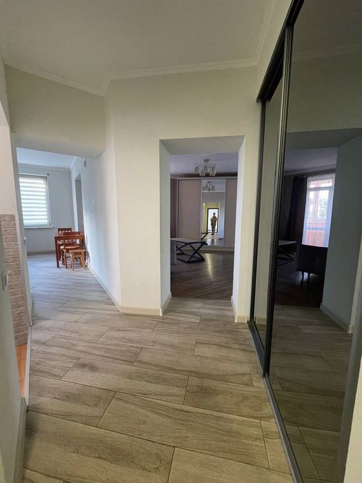 Продаж 3-кімнатної квартири, 139 м², новобудова, Винники