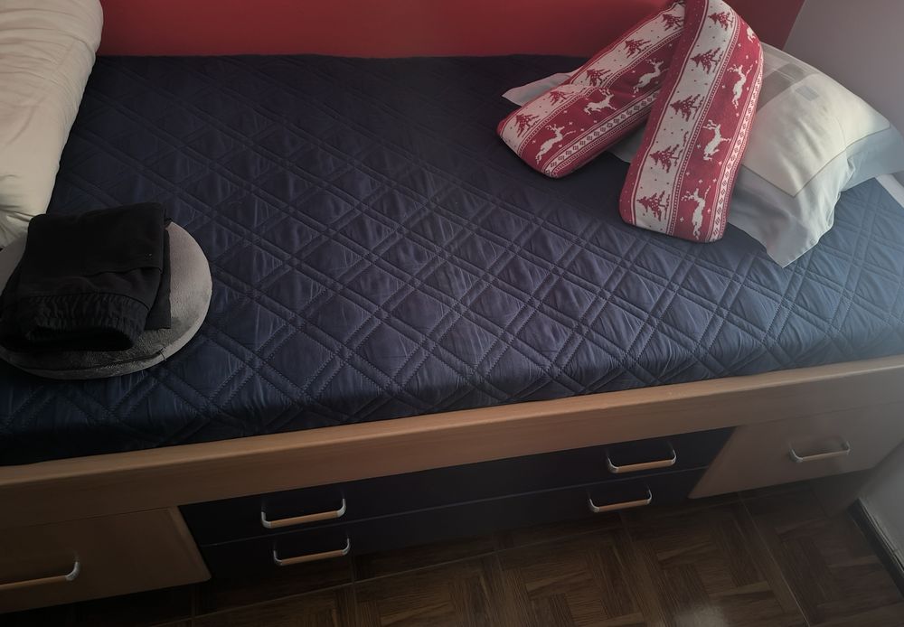 Cama solteiro com colchão