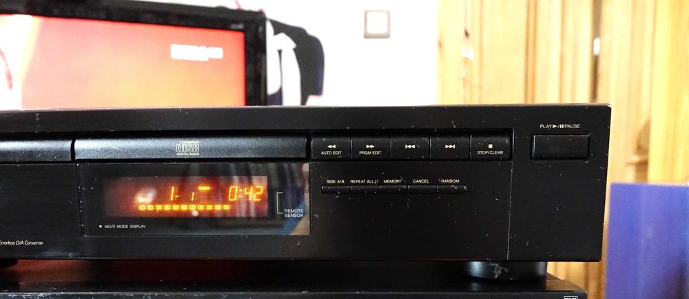 Odtwarzacz CD JVC XL V 242BK