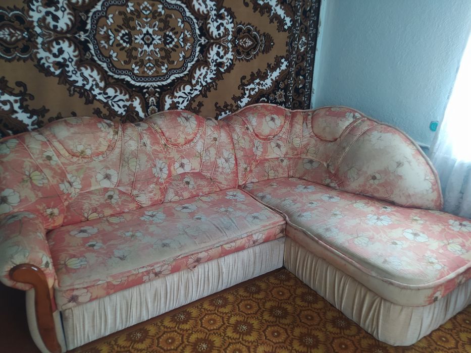 Продаю диван кутовий