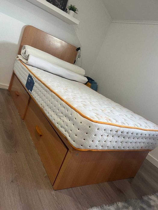 Cama de solteiro com colchão