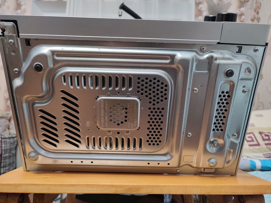 Мікрохвильова піч Sharp