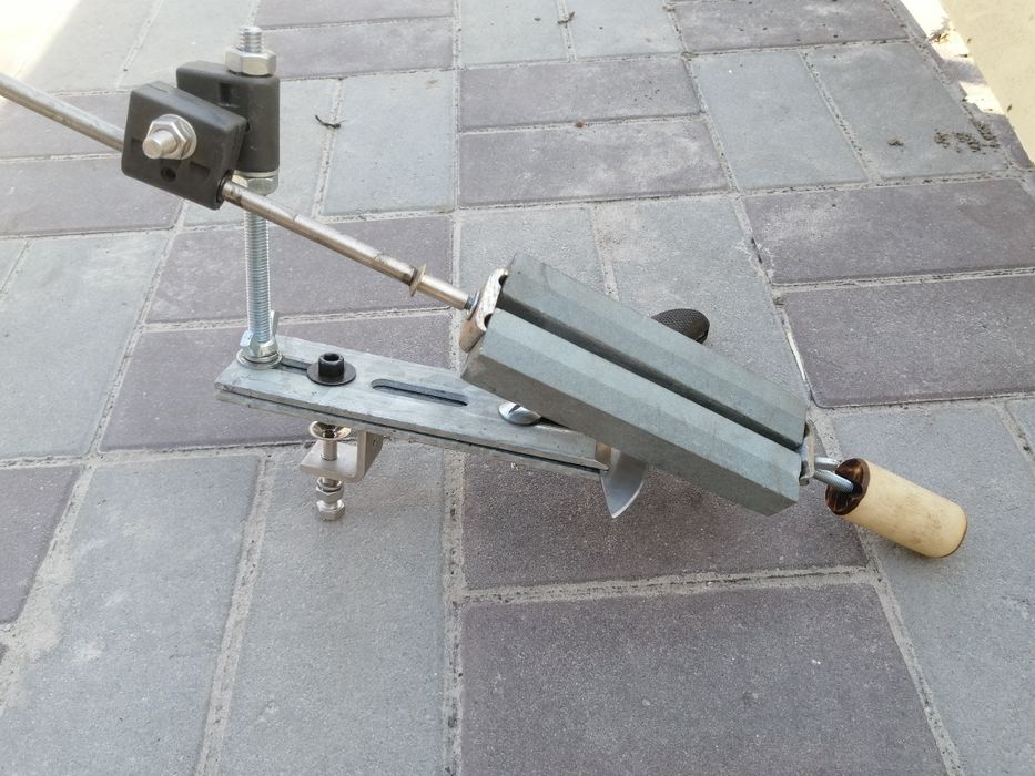 Точилка для ножів