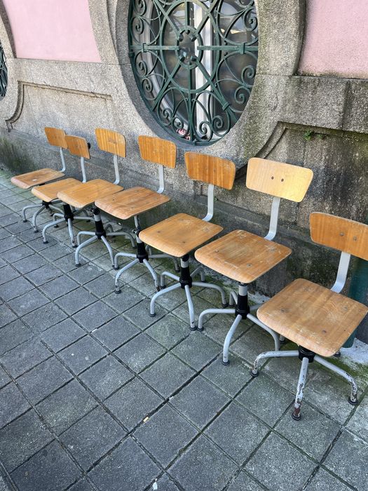 Cadeira industrial ajustável