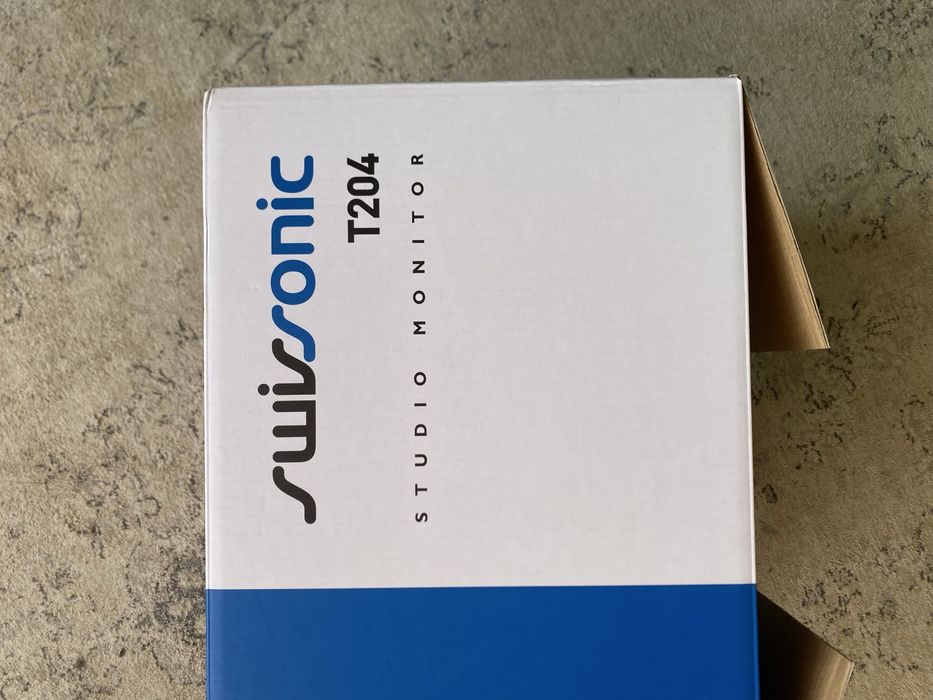 PAR de Colunas de Estúdio Swissonic  T204