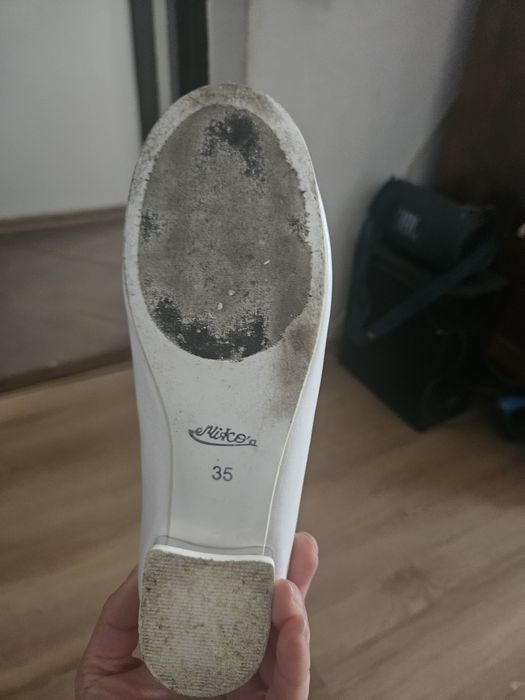 Buty białe skurzane 35