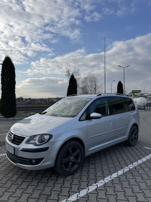 Volkswagen Touran 2.0 tdi lifestail / automat