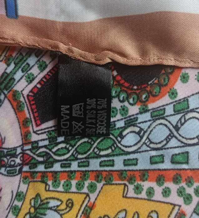 Orientalna chusta z jedwabiem – żywe kolory, wyjątkowy wzór!