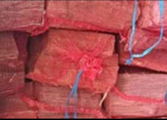 Saco de lenha seca de eucalipto fazemos entregas