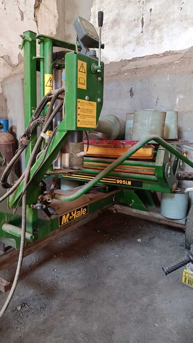 Plastificadora de Fardos Pequenos McHale 995LM