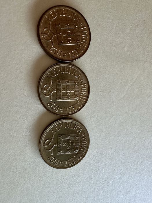 Vendo moedas de 1 escudo