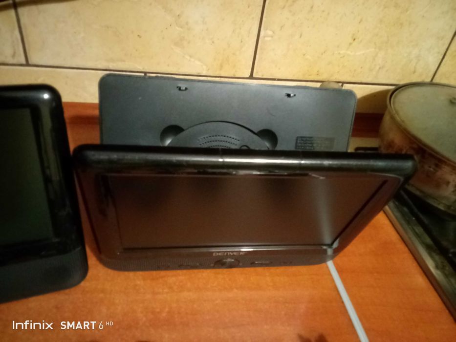 2 szt DVD samochodowych DENVER z uchwytami