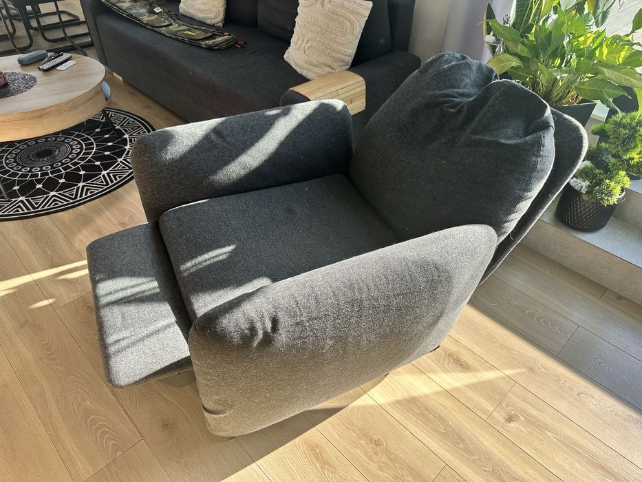 Fotel rozkladany Ikea Ekolsund ciemnoszary