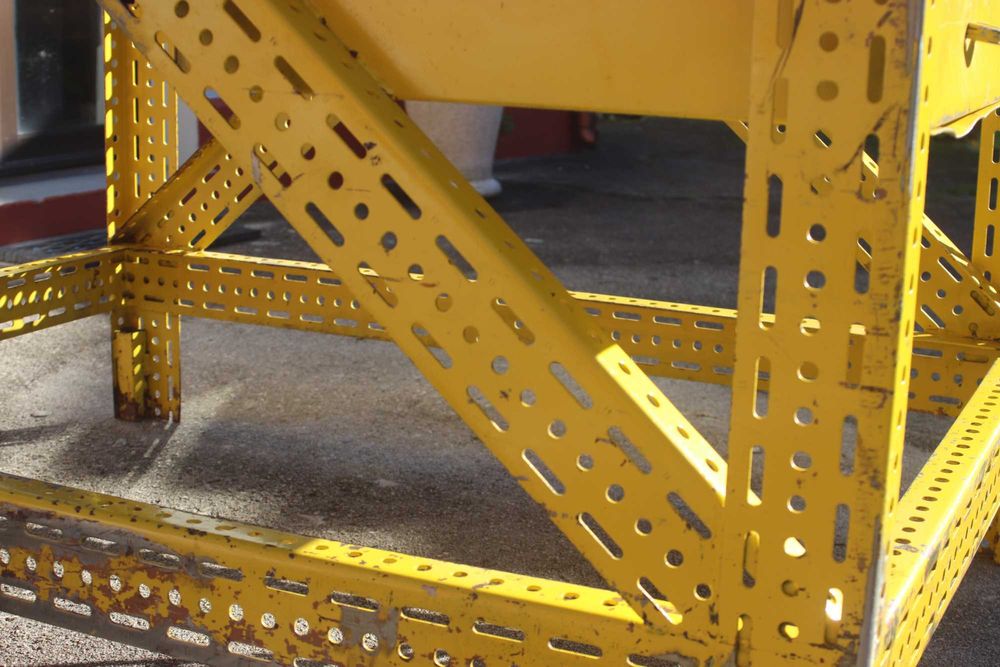 mesa industrial em ferro