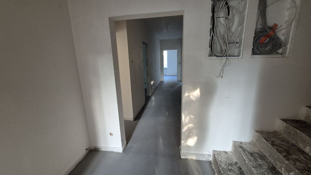 Lokal 130m  na I piętrze